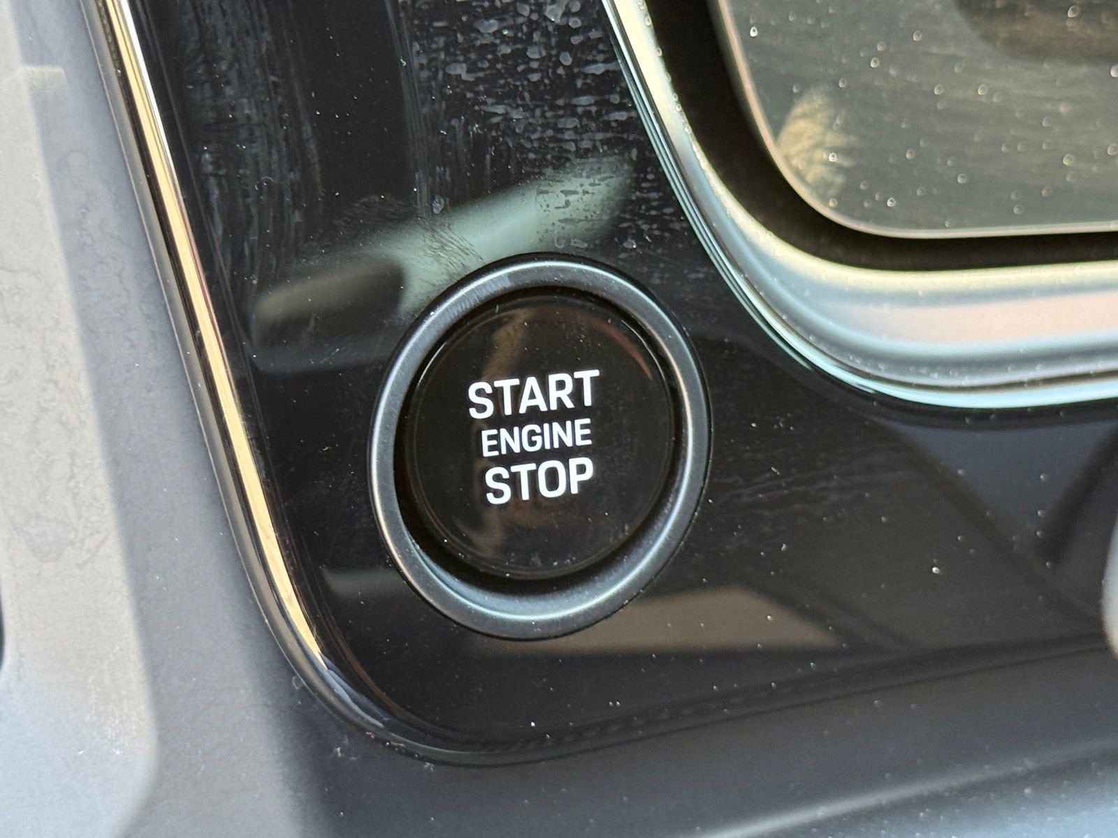 Used 2025 Porsche Cayenne GTS image 35