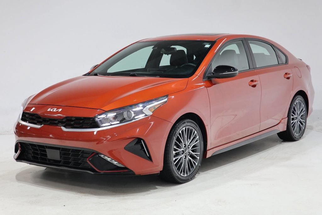 Used 2022 Kia Forte GT-Line w/ GT-Line Premium Package FWD image 3