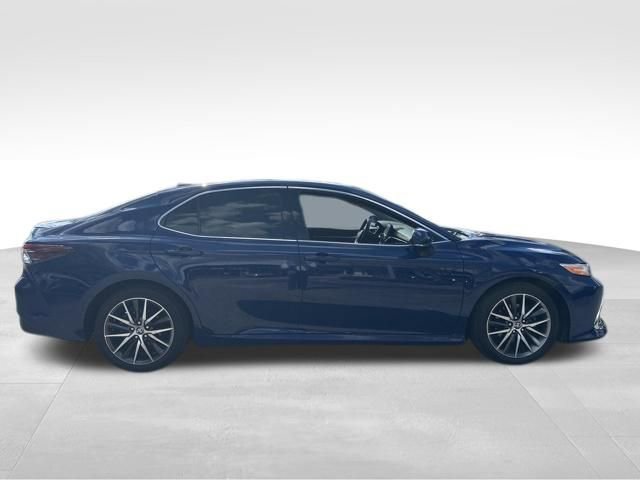 Used 2023 Toyota Camry XLE image 7