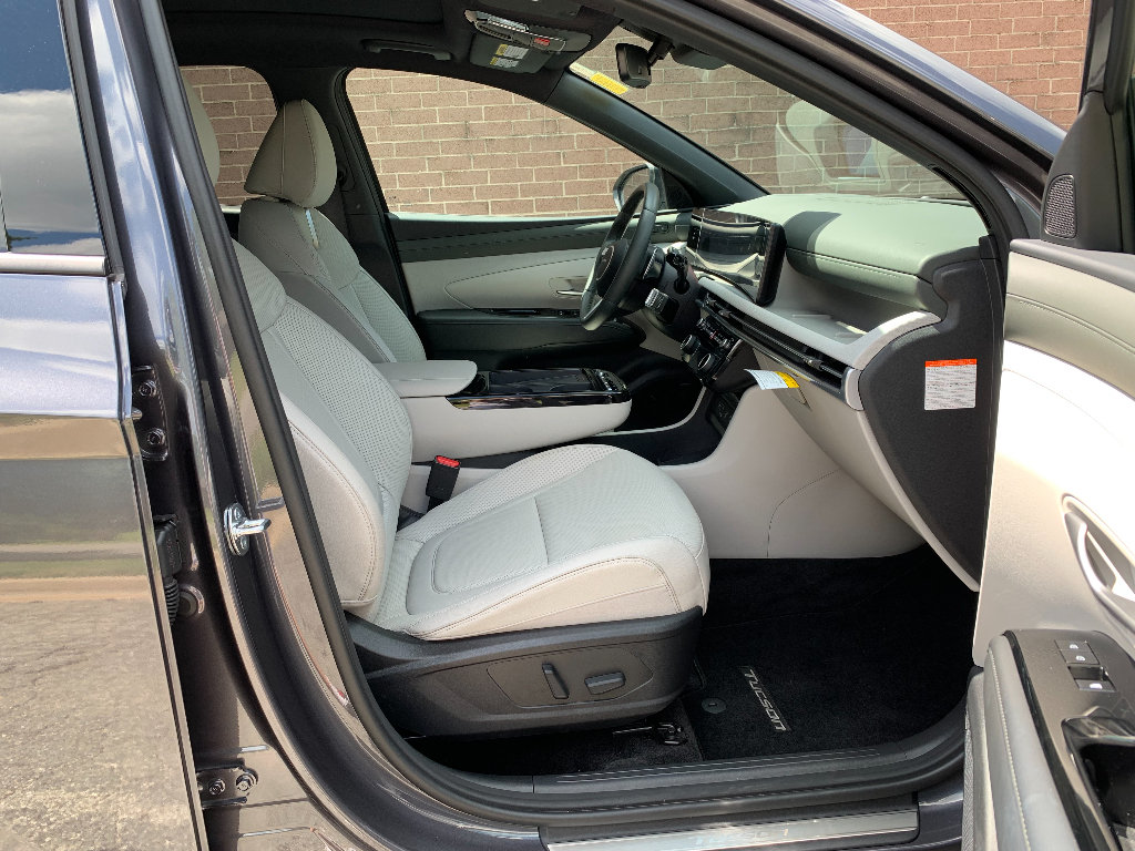 Used 2025 Hyundai Tucson Limited AWD/4WD image 20