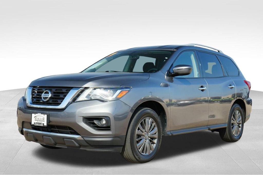 Used 2019 Nissan Pathfinder SV image 3