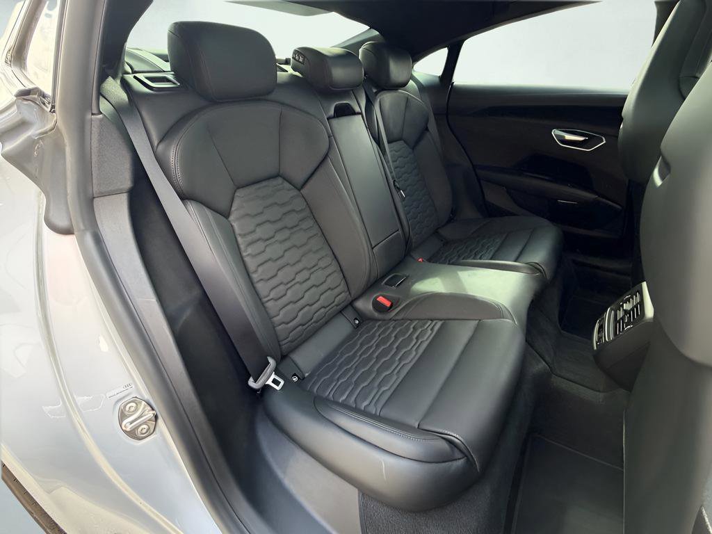 Used 2022 Audi e-tron GT Prestige image 29