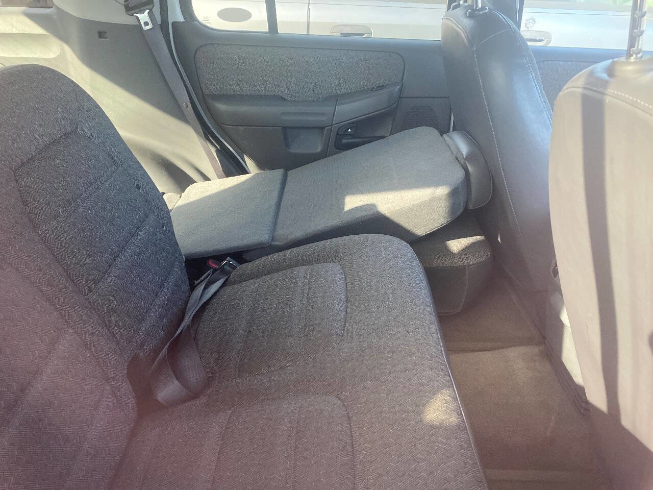 Used 2002 Ford Explorer XLS image 5