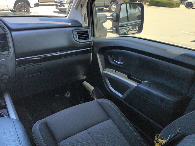 Used 2022 Nissan Titan SV w/ SV Convenience Package AWD/4WD image 18
