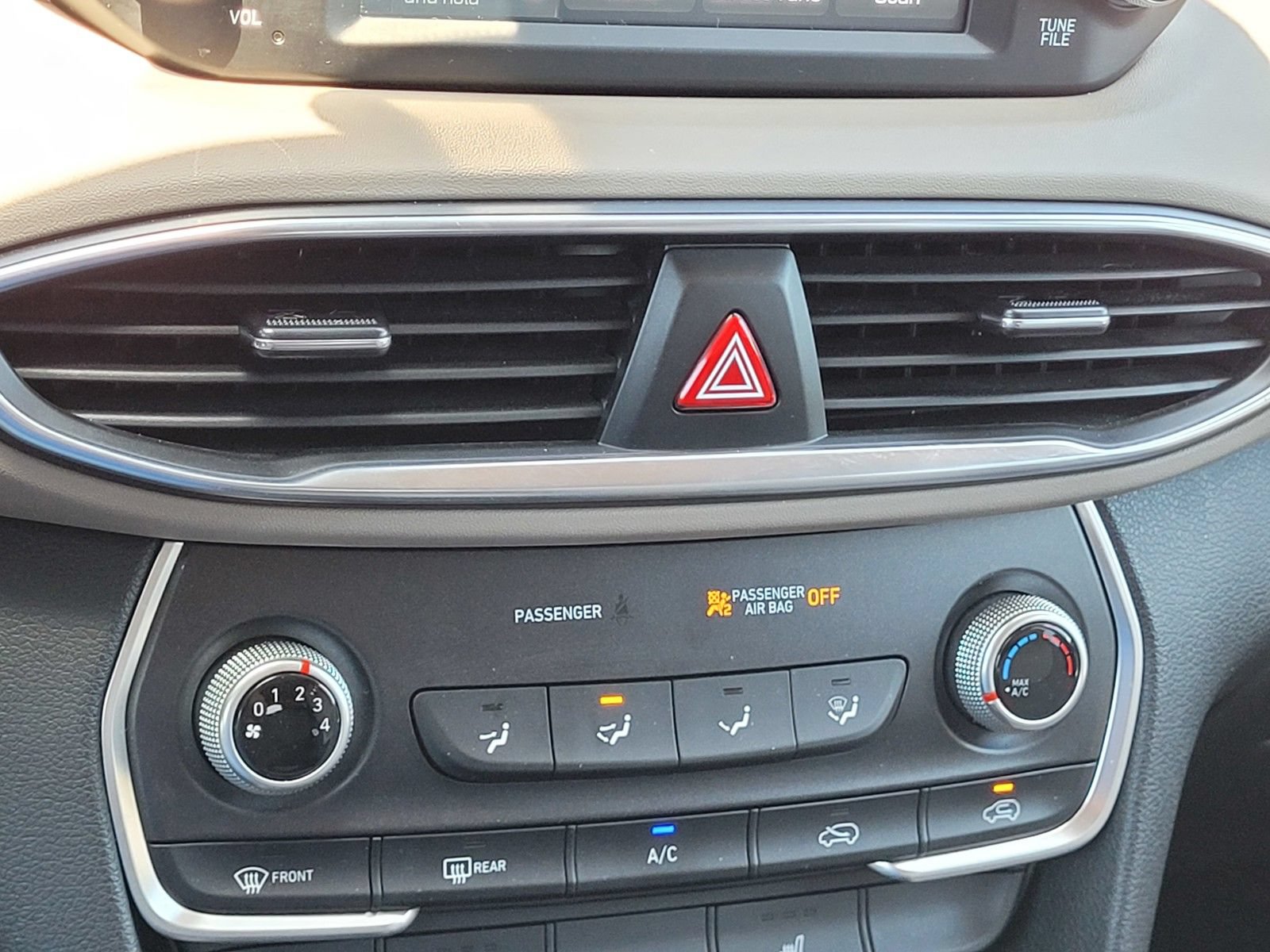 Used 2020 Hyundai Santa Fe SEL FWD image 18