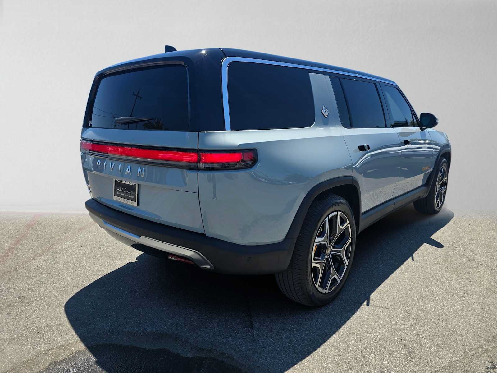 Used 2023 Rivian R1S Launch Edition AWD/4WD image 5