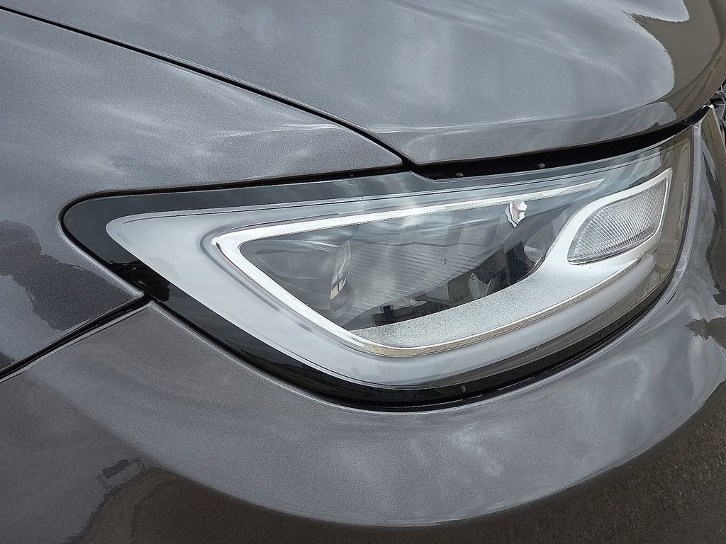 Used 2023 Chrysler Pacifica Touring-L FWD image 10