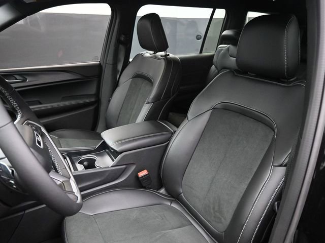 New 2025 Jeep Grand Cherokee L Altitude image 13