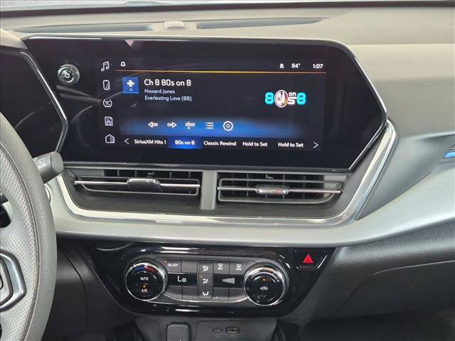 Used 2025 Chevrolet Trax LT FWD image 14
