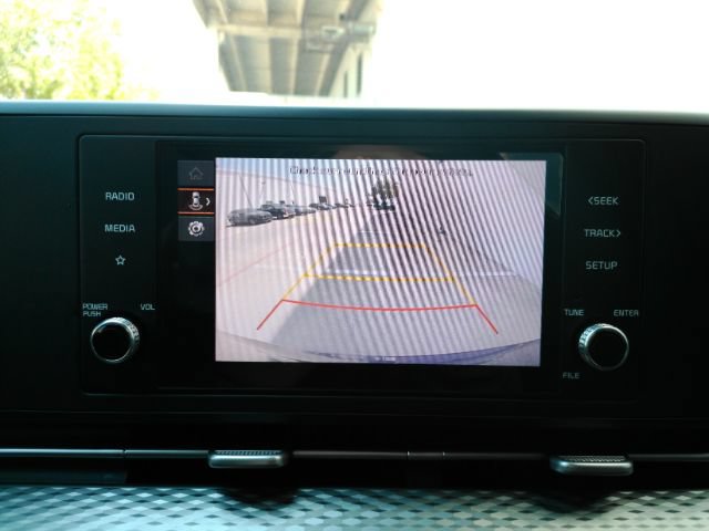 Used 2024 Kia Carnival LX FWD image 8