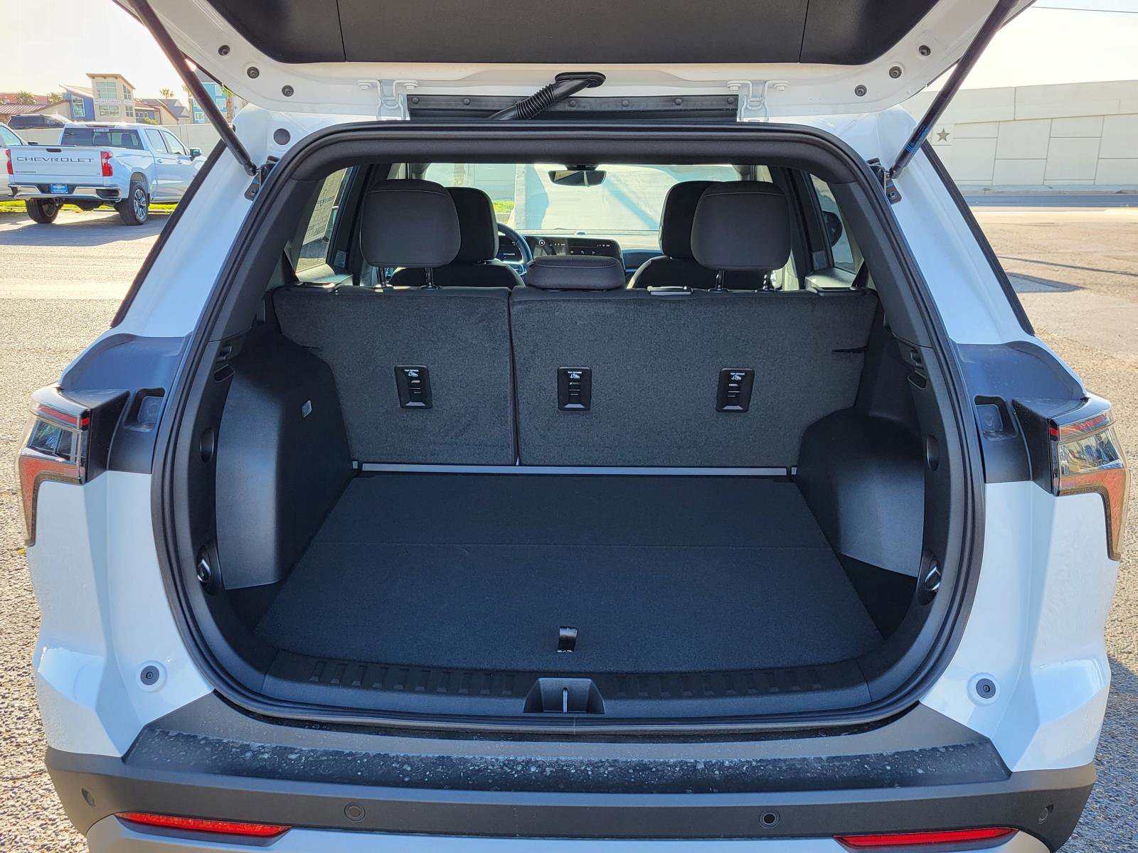 New 2026 Chevrolet Equinox LT w/ Safety and Technology Package image 12