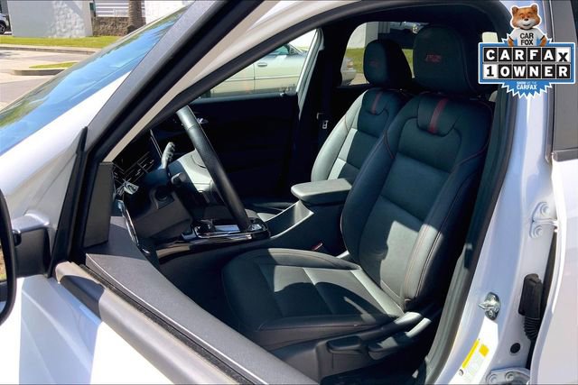 Used 2024 Chevrolet Trax RS w/ Sunroof Package FWD image 22