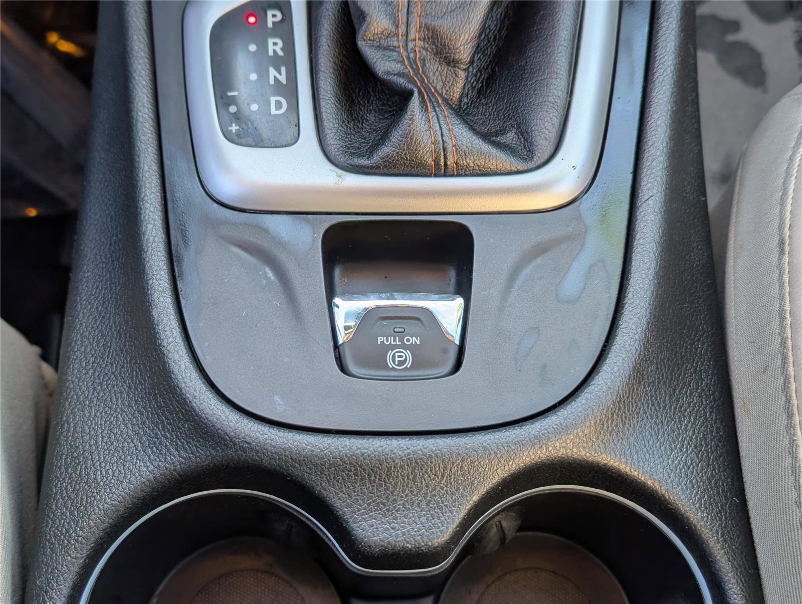 Used 2018 Jeep Cherokee Limited image 25