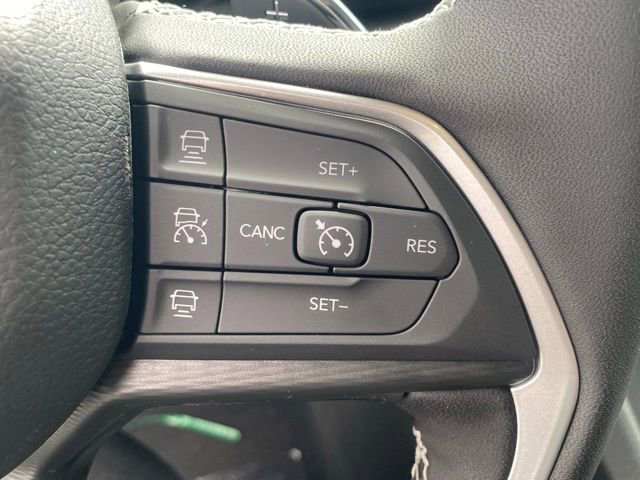 New 2025 Jeep Grand Cherokee Laredo X w/ Luxury Tech Group I image 18