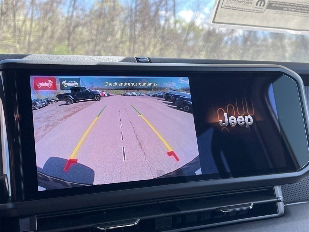 New 2025 Jeep Wrangler Unlimited Rubicon 4xe w/ Technology Group image 20