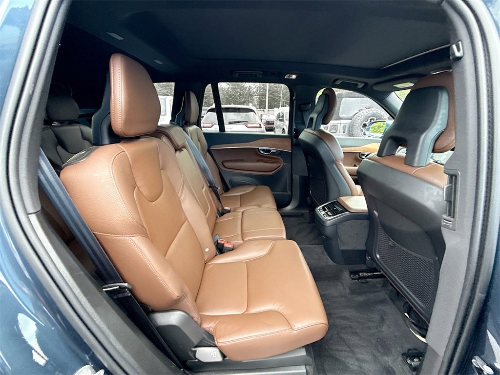 Used 2022 Volvo XC90 T6 Momentum image 32
