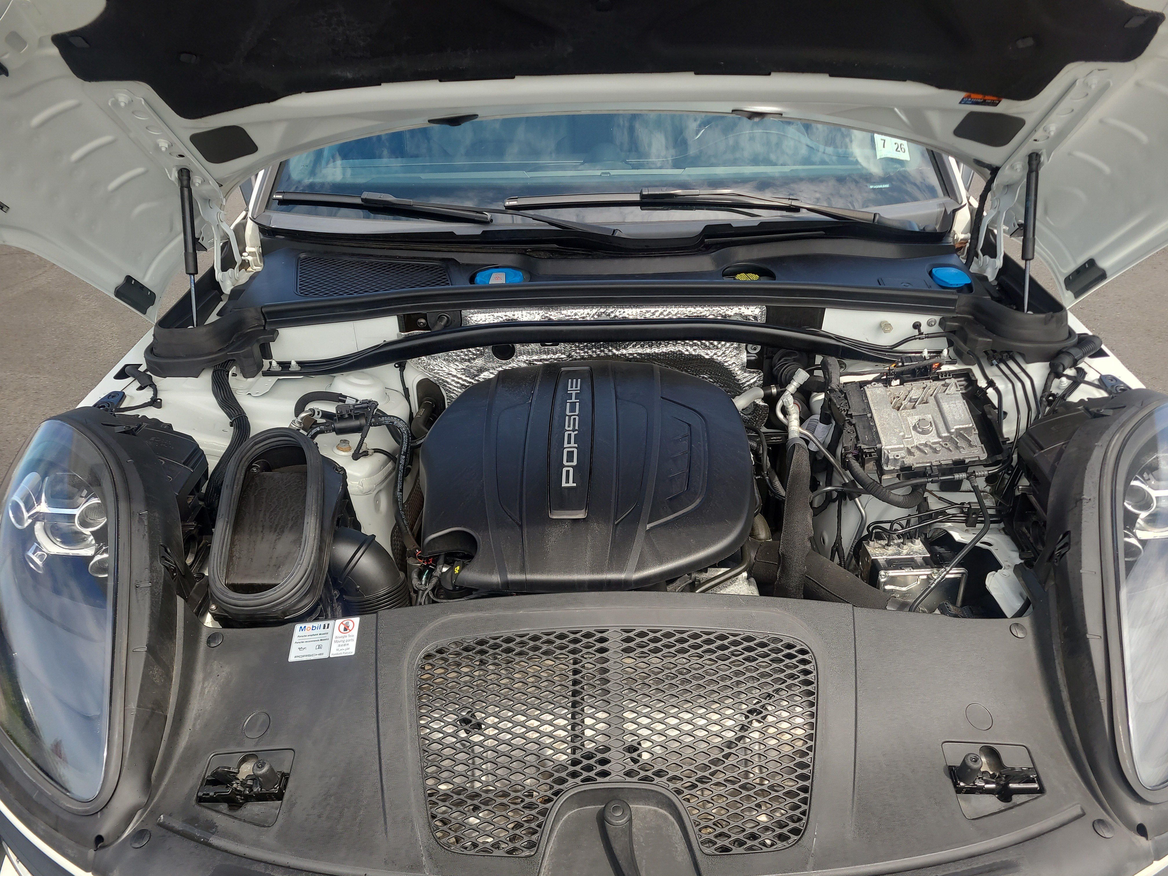 Used 2021 Porsche Macan AWD/4WD image 33