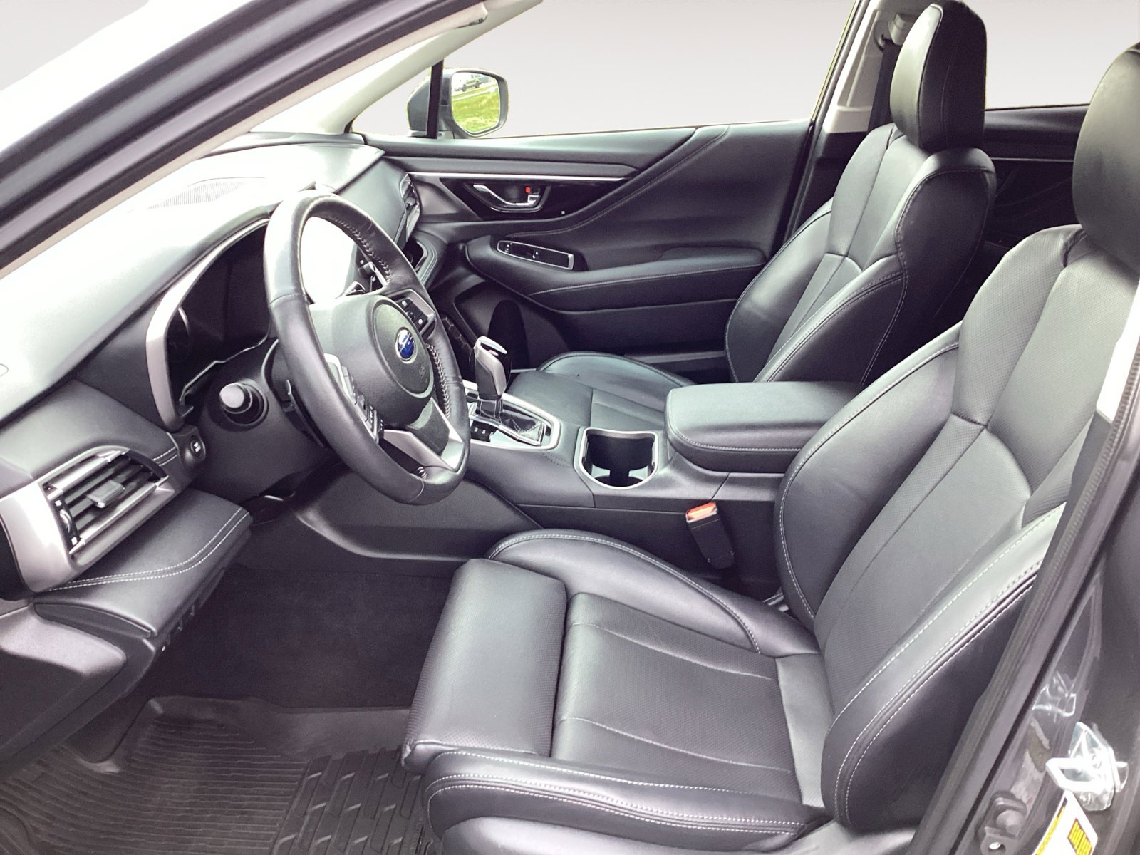 Certified 2025 Subaru Outback Limited w/ Popular Package #2 image 9