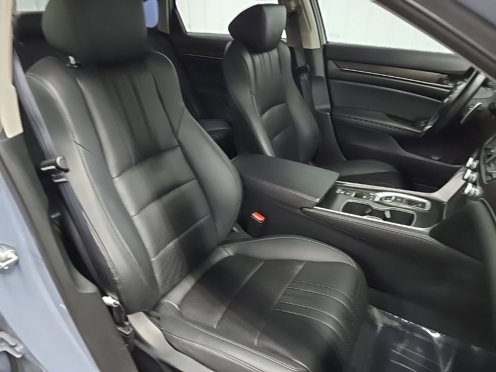 Used 2022 Honda Accord Touring image 15