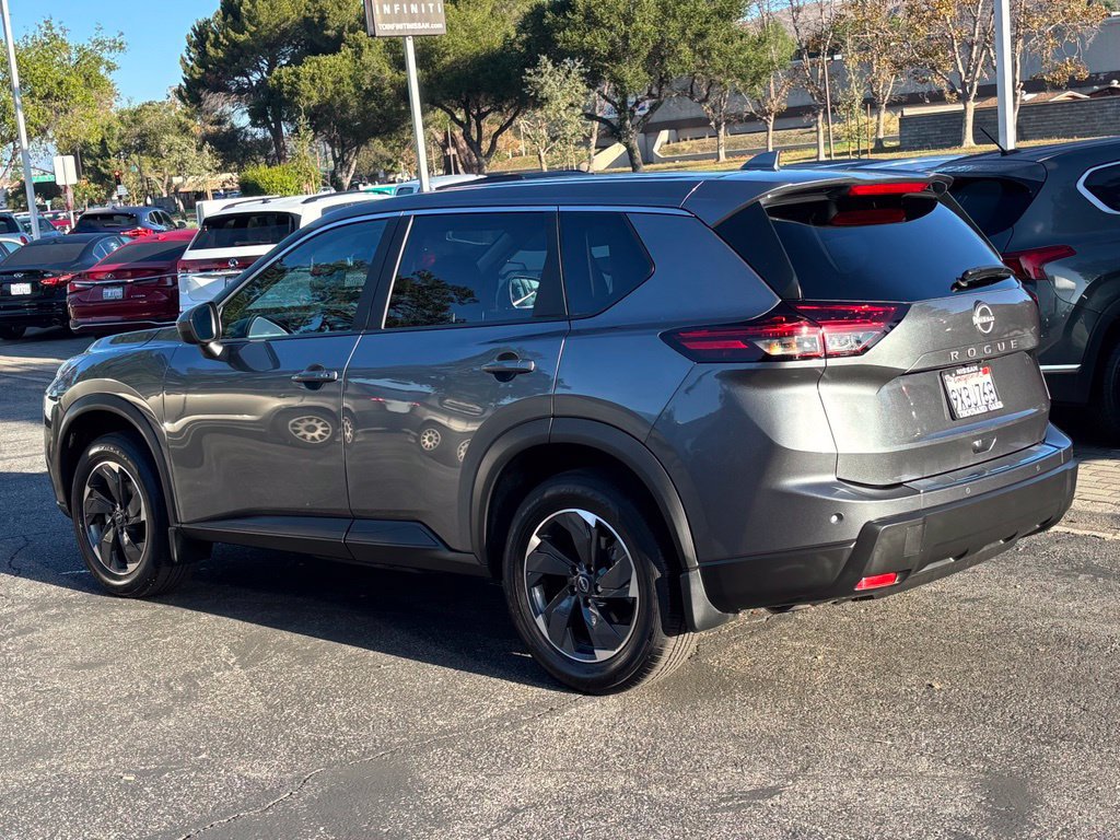 Certified 2026 Nissan Rogue SV FWD image 5