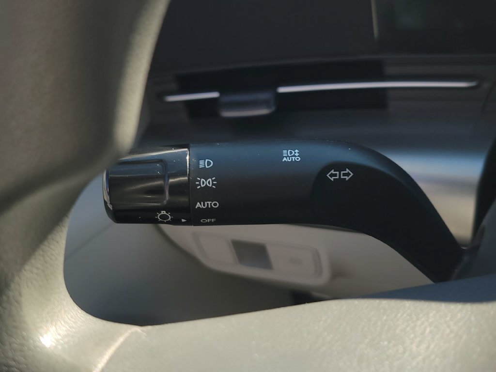 Used 2024 Hyundai Kona SE FWD image 21