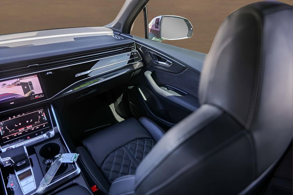 Used 2023 Audi SQ7 Premium Plus AWD/4WD image 28