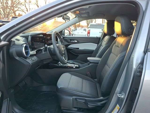 Certified 2025 Chevrolet Trax LT w/ Driver Confidence Package image 18