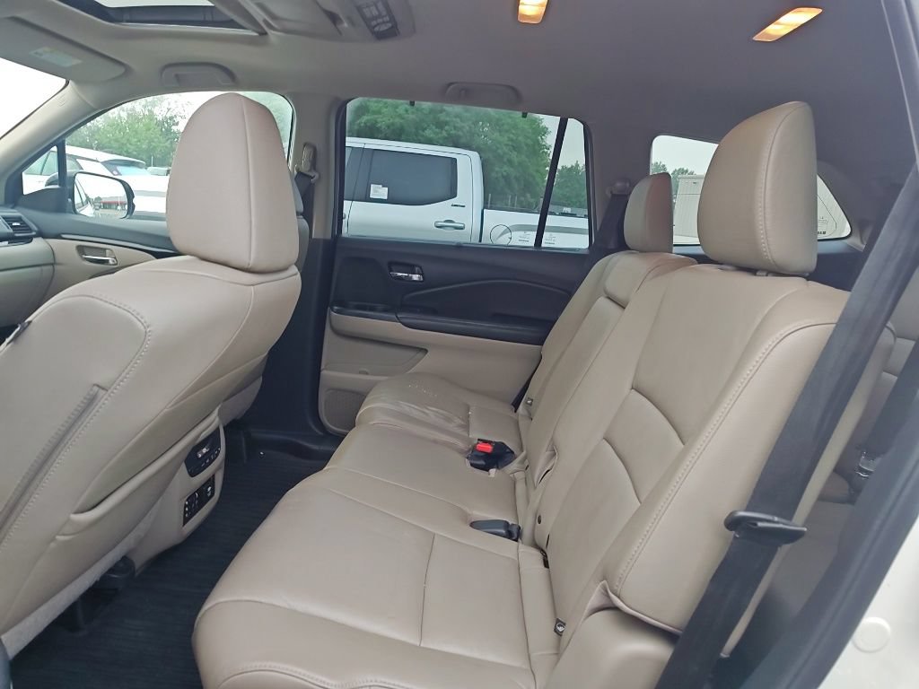 Used 2016 Honda Pilot Touring image 11