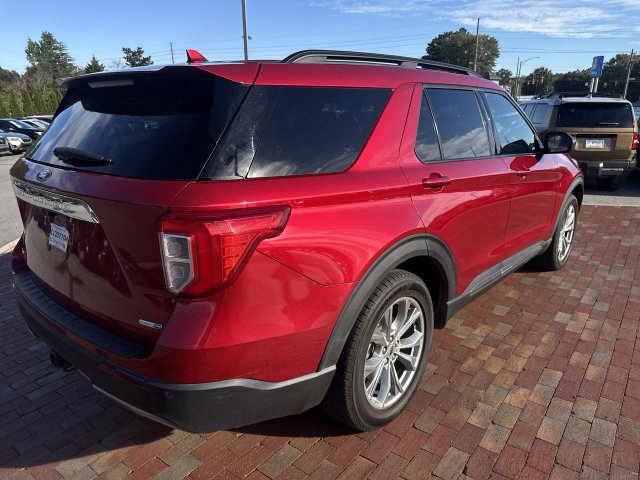 Used 2020 Ford Explorer XLT w/ Equipment Group 202A AWD/4WD image 14