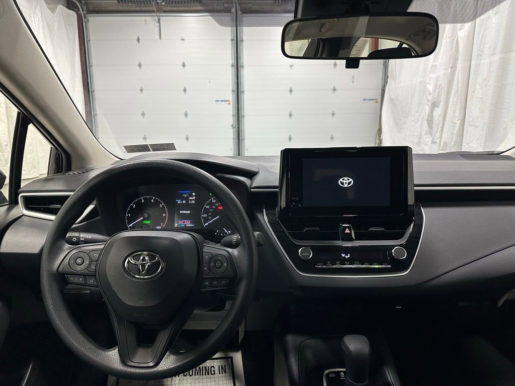 Used 2025 Toyota Corolla LE image 16