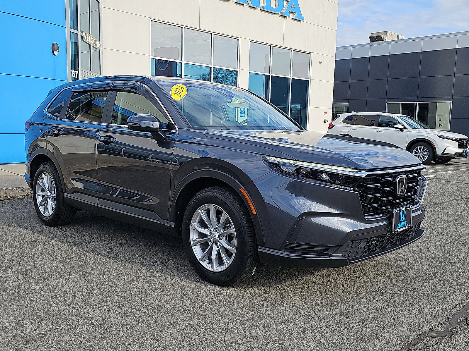 Used 2024 Honda CR-V EX image 3