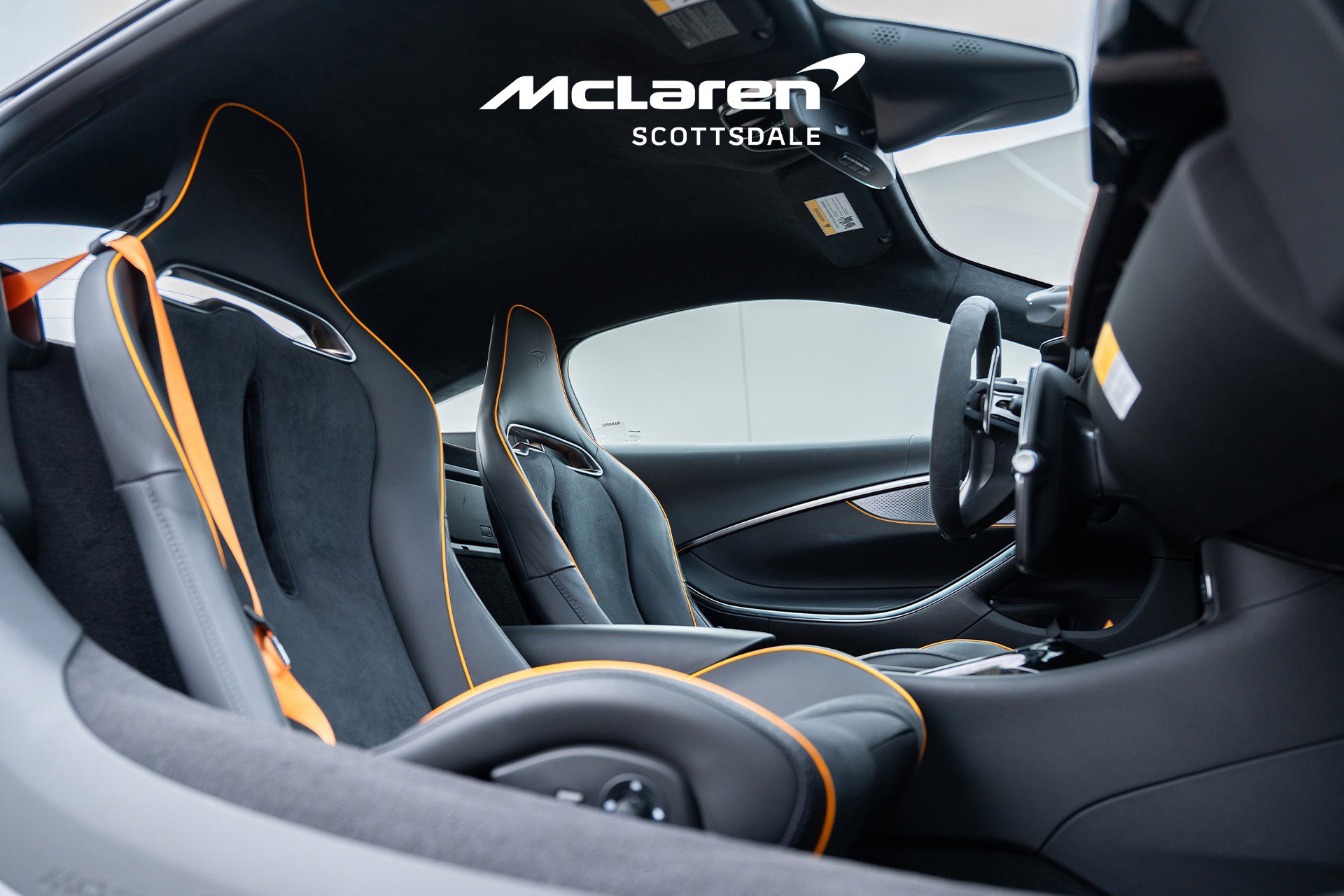 Used 2023 McLaren Artura image 17