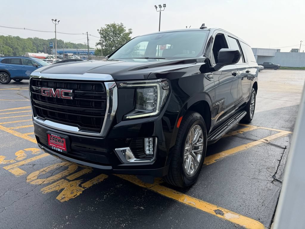Used 2022 GMC Yukon XL SLE w/ Gmc Pro Safety Plus Package AWD/4WD image 9