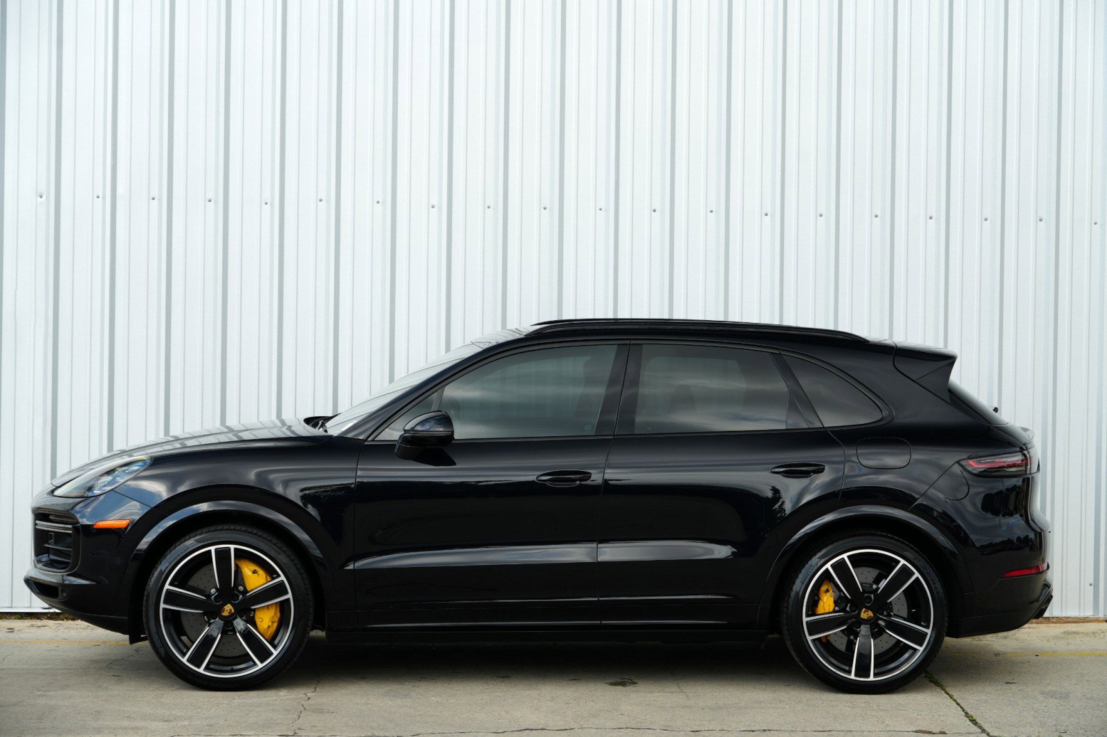 Used 2021 Porsche Cayenne Turbo S image 9