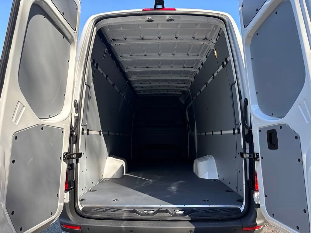 New 2025 Mercedes-Benz Sprinter 3500 image 23