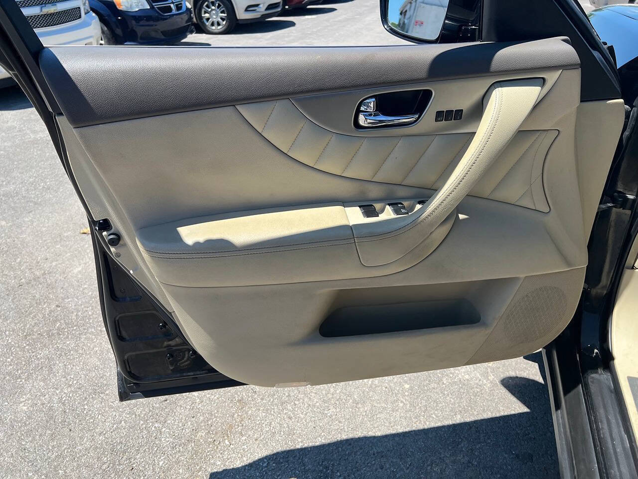 Used 2013 INFINITI FX37 AWD w/ Premium Pkg image 3