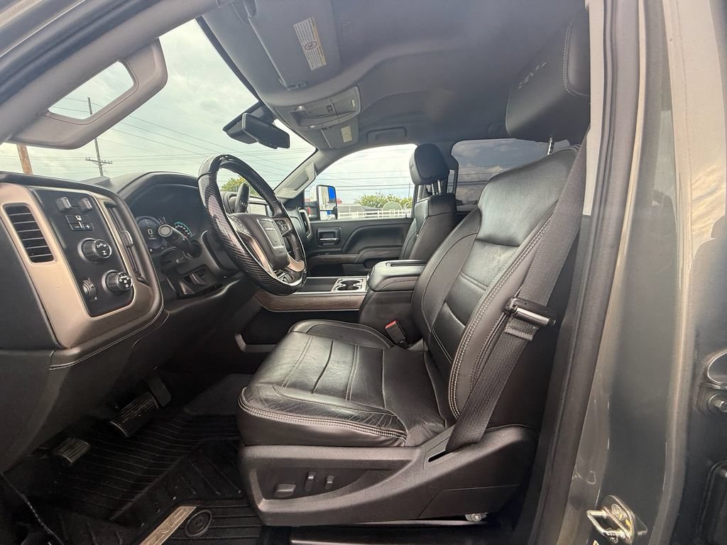 Used 2018 GMC Sierra 2500 Denali w/ Duramax Plus Package AWD/4WD image 12