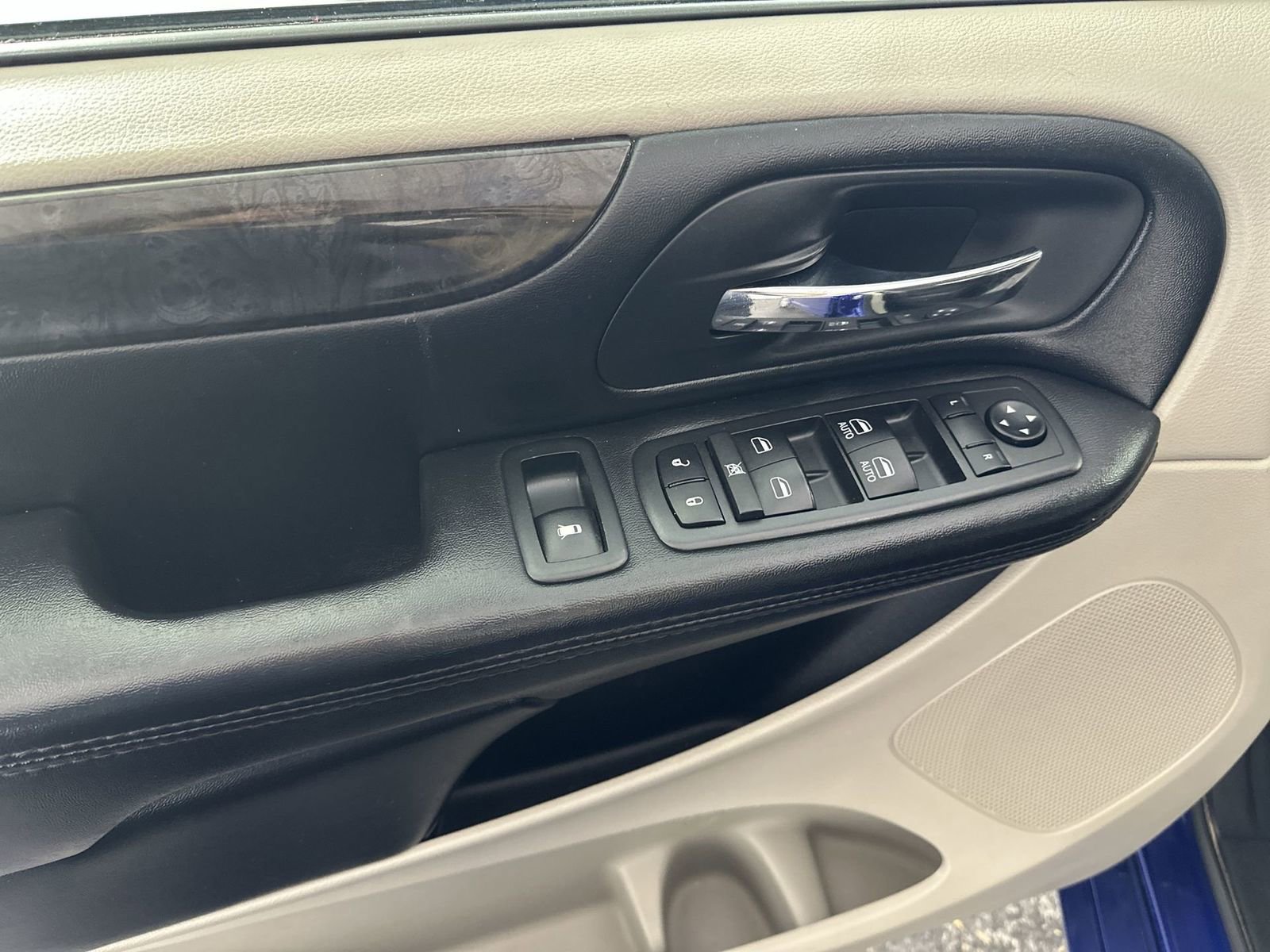 Used 2019 Dodge Grand Caravan SE image 13