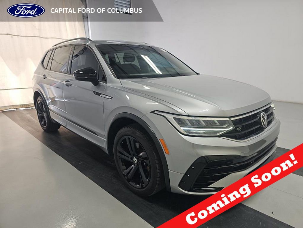 Used 2023 Volkswagen Tiguan SE R-Line FWD image 1