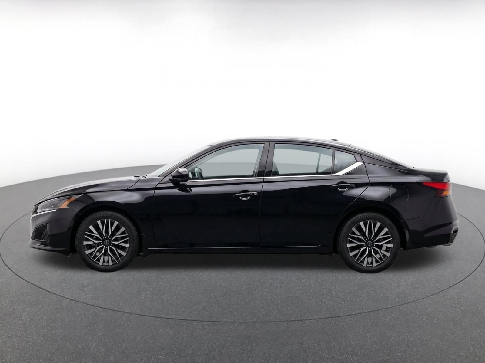Used 2026 Nissan Altima 2.5 SV FWD image 4