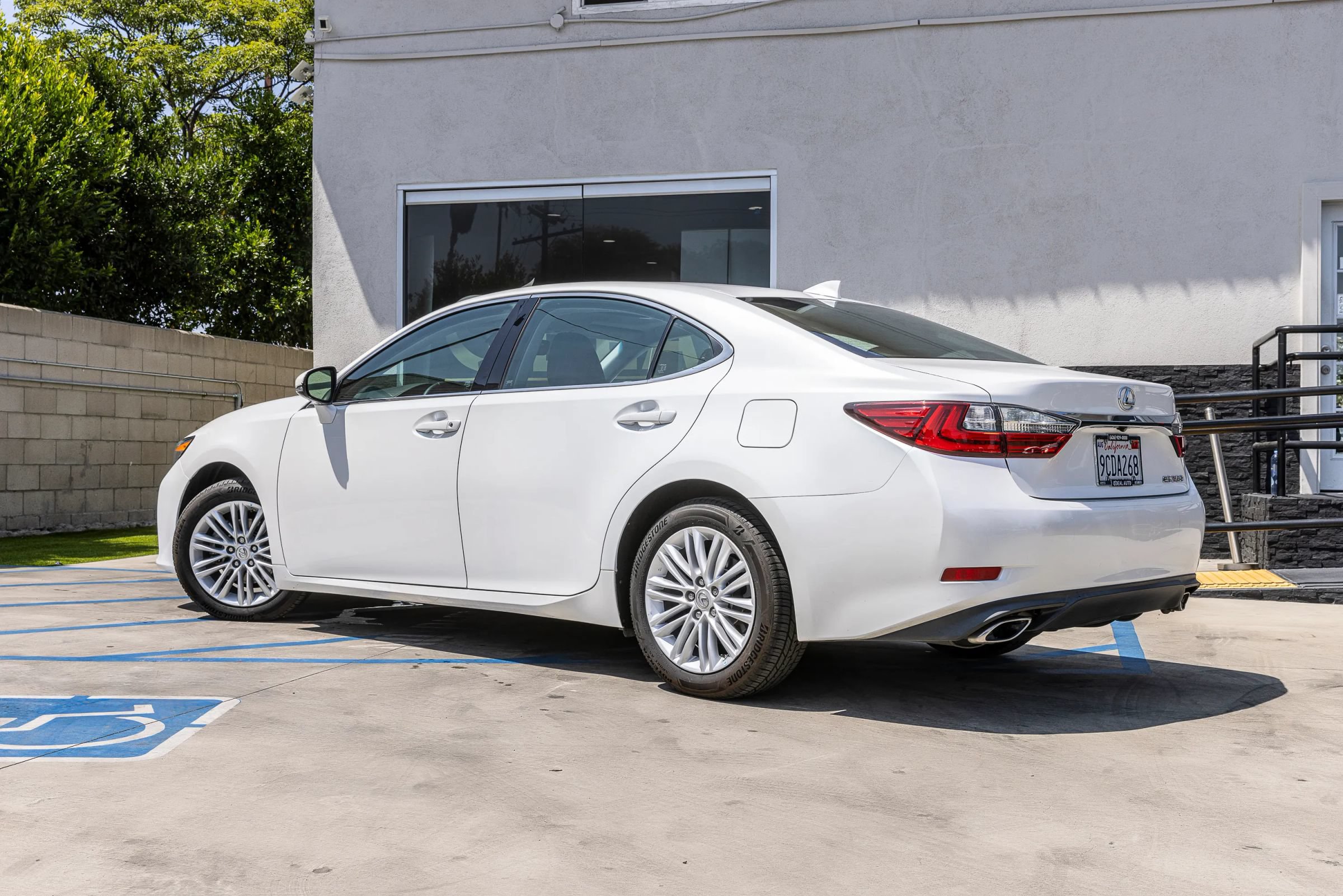 Used 2017 Lexus ES 350 w/ Accessory Package 2 FWD image 10