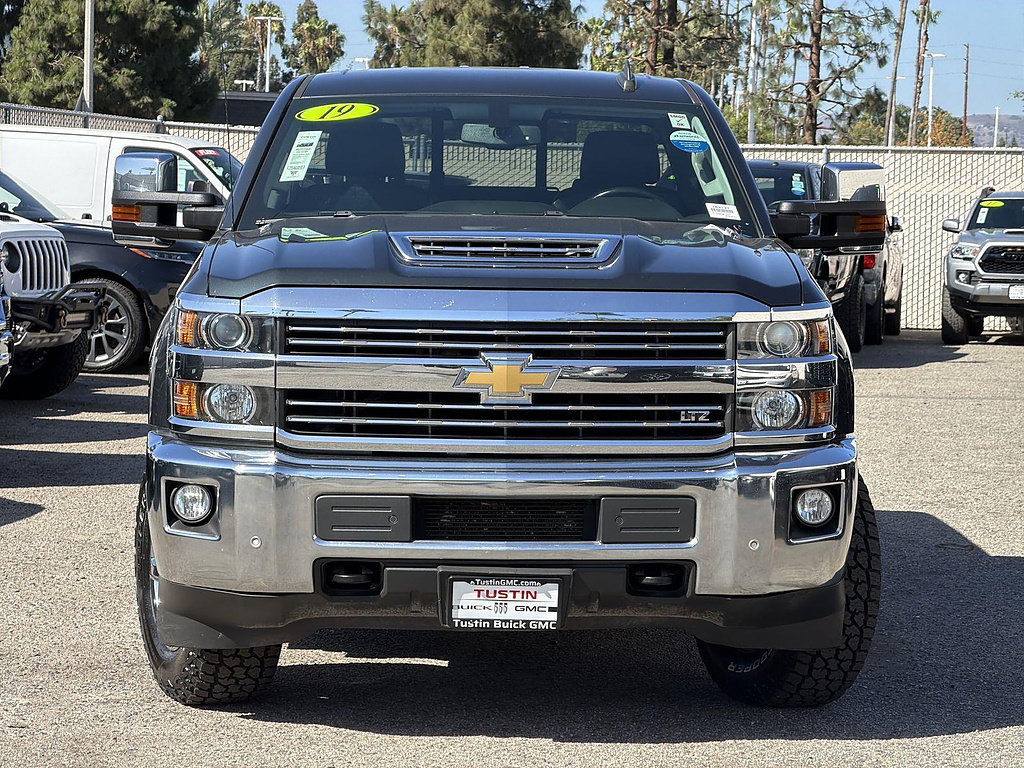 Used 2019 Chevrolet Silverado 2500 LTZ w/ Duramax Plus Package AWD/4WD image 2