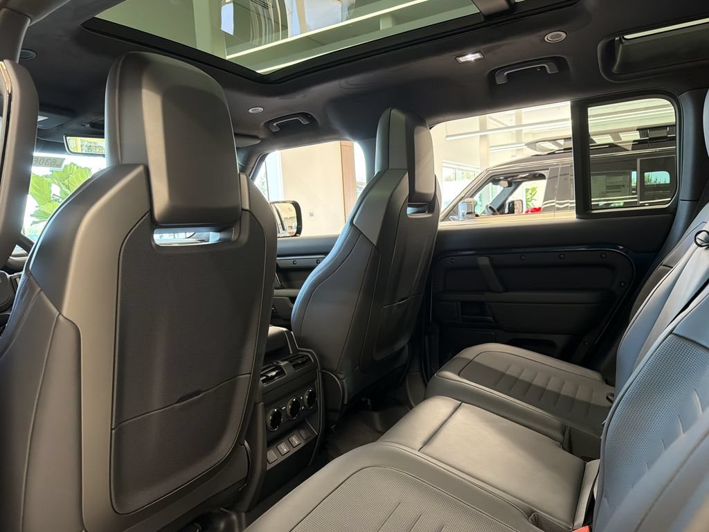 New 2026 Land Rover Defender 110 OCTA AWD/4WD image 11