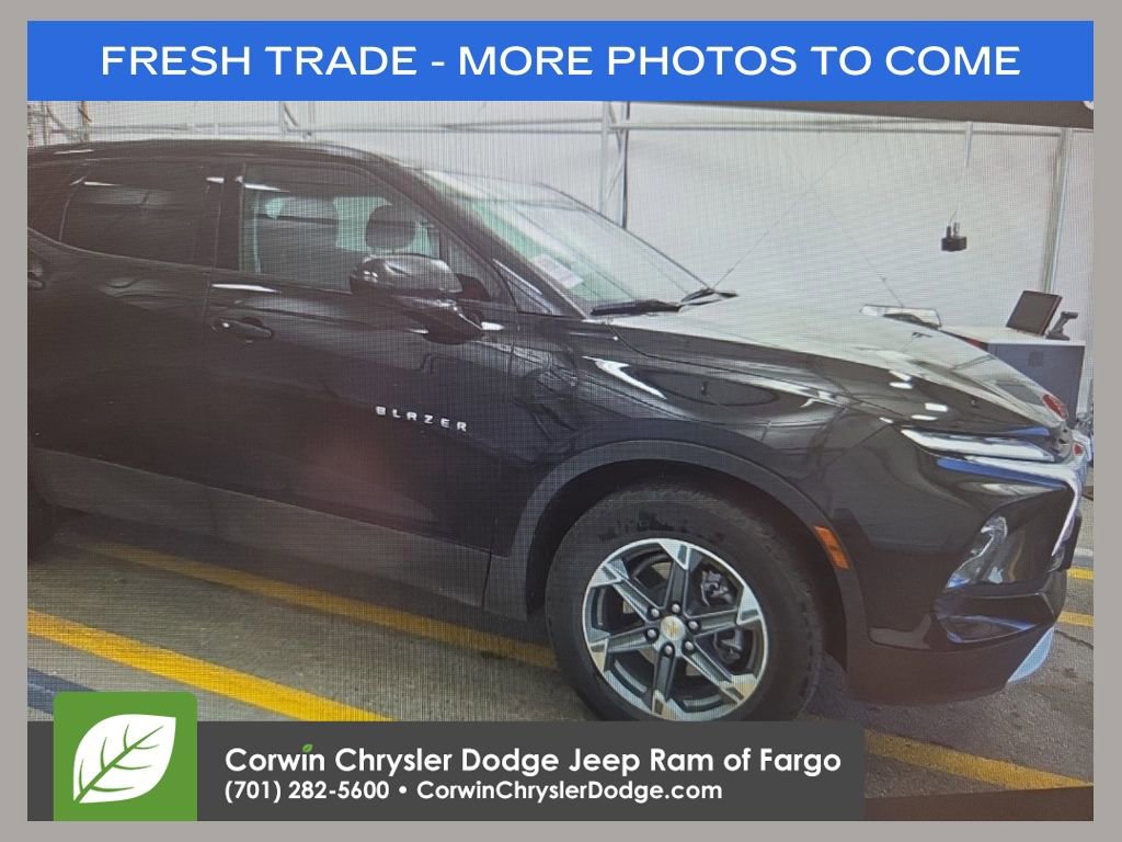 Used 2025 Chevrolet Blazer LT image 1