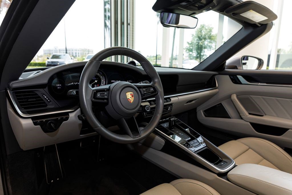 Used 2021 Porsche 911 Turbo image 30