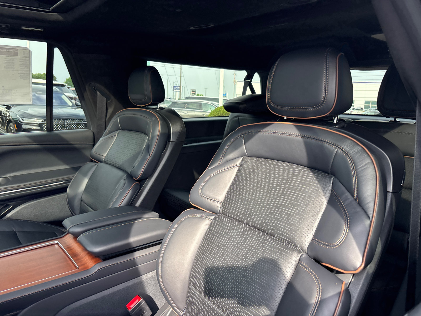 New 2026 Lincoln Navigator L Black Label AWD/4WD image 25