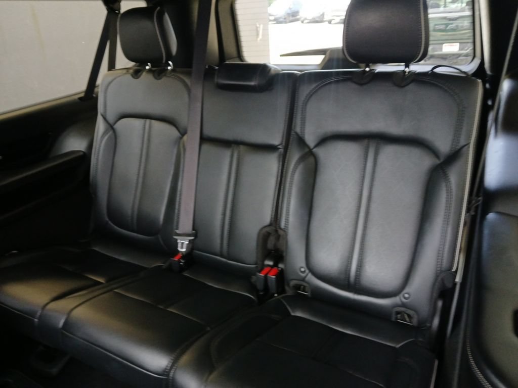 Used 2023 Jeep Grand Wagoneer L Series II AWD/4WD image 5