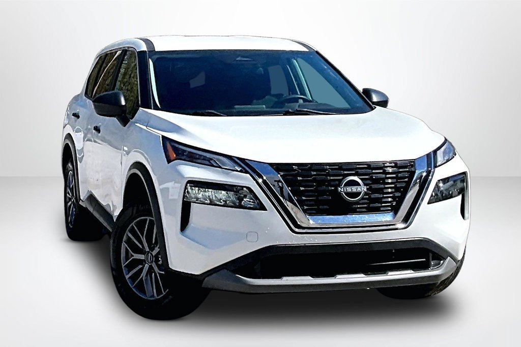Used 2023 Nissan Rogue S FWD image 3