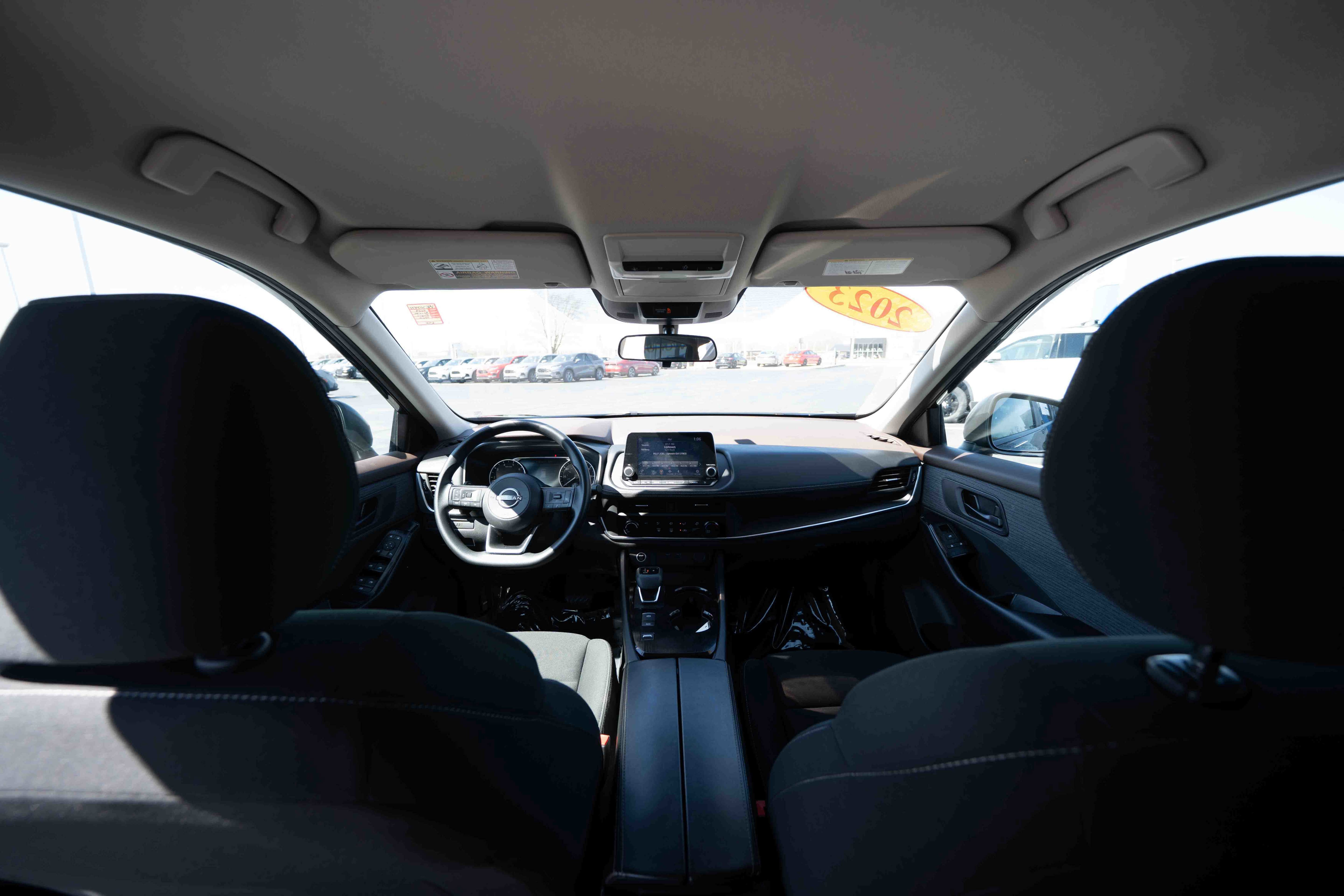 Used 2023 Nissan Rogue S FWD image 19