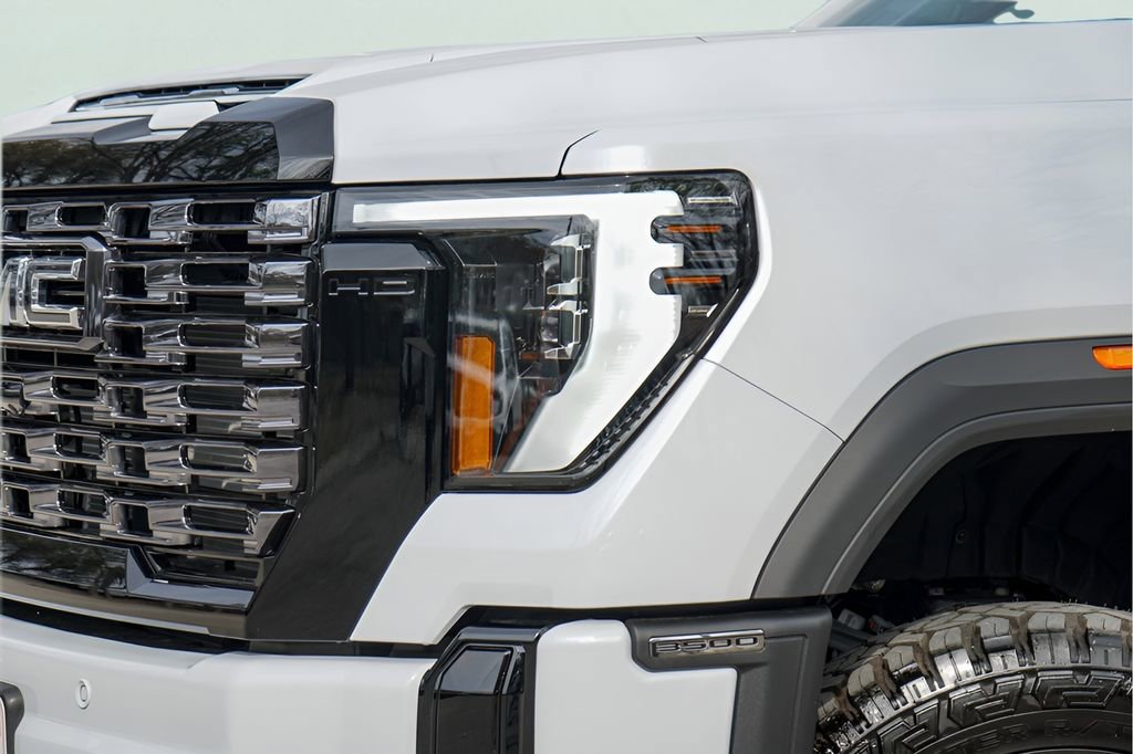 New 2026 GMC Sierra 3500 Denali Ultimate image 3